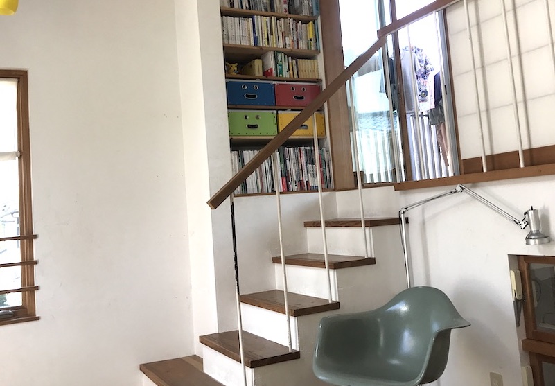 和室へとつながる階段の読書コーナーサムネイル用